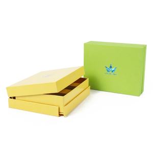 Boîte à rabat en papier couché de type client Crown Win avec insert en EVA rigide, papier imprimé monté pour protéger les bouteilles, boîte laminée brillante - Product Image 2