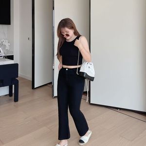 Runqi N8126 Gilet en tricot noir pour femme, couleur unie, en coton, grande taille pour femmes courbes - Product Image 3