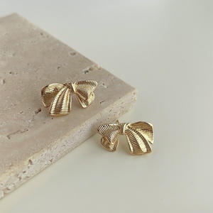 Pendientes de botón con lazo de latón chapado en oro de 14K, gruesos, bonitos y brillantes, accesorios de moda, joyería con lazo, regalo para mujer - Product Image 6