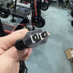 อุปกรณ์เสริมสกู๊ตเตอร์ไฟฟ้า อะไหล่แบตเตอรี่ลิเธียม 60V 67.2V 72V 84V 5A พร้อมที่ชาร์จเร็ว  พร้อมปลั๊กแบบ USA แคนาดา EU ญี่ปุ่น - Product Image 4