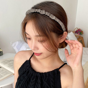 Diadema plisada con diamantes de imitación Hua Liyu para mujer, accesorio para el cabello elegante para el día a día, diseño de borde fino con dientes - Product Image 2