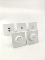 Interruptor de Luz Minimalista y Robusto sin Marco de 80mm Cuadrado para Enchufe de Pared Europeo, Ideal para Habitaciones de Huéspedes y Escenas de Suministro de Energía Diario