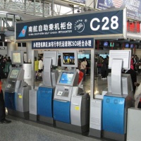 Panneau lumineux LED à cadre en aluminium pour îlot de check-in d'aéroport, kiosque en libre-service, signalétique directionnelle (personnalisable) à suspendre en hauteur