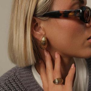 Pendientes de acero inoxidable chapados en oro vintage sin perforación impermeable gota de agua tachuelas geométricas estilo Vintage de moda - Product Image 2