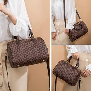 Bolsos de mano de cuero vegano con estampado digital personalizado para mujer, bolso cruzado de diseñador a la moda, bolso grande y lindo con cremallera - Product Image 5