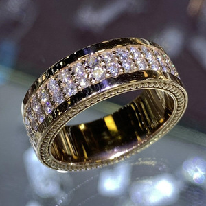 Anello dal Design Dorato in Stile Business per Uomini e Donne - Product Image 1