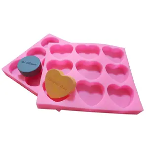 Moule à savon en silicone de forme ronde en forme de cœur personnalisé avec nom de logo plateau en silicone personnalisé en feuille de silicone pour la fabrication de savon
