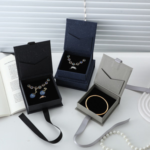 Emballage de bijoux sur mesure gris ardoise, style livre, avec finition <span class=keywords><strong>grain</strong></span> de pierre et fente interne pour <span class=keywords><strong>carte</strong></span>, pour une image de marque de luxe. - Product Image 5
