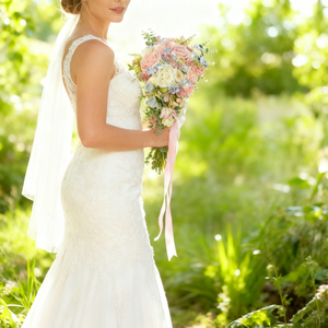 باقة زهور اصطناعية على شكل دمعة للعروس الأكثر مبيعًا بأنماط متعددة باقة زفاف للتصوير الفوتوغرافي مخصصة - Product Image 5