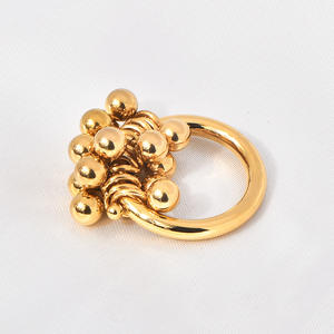 Bague classique pour femme en acier inoxydable, plaquée or, avec petit motif <span class=keywords><strong>de</strong></span> <span class=keywords><strong>grappe</strong></span> <span class=keywords><strong>de</strong></span> <span class=keywords><strong>raisin</strong></span> perlé, pour anniversaire - Product Image 6