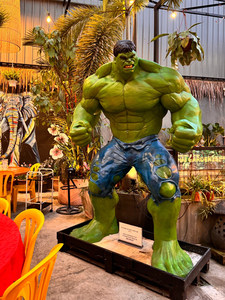 Estatua de Hulk de Fibra de Vidrio Personalizable, Resistente al Agua para Exteriores - Product Image 5