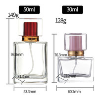 Vente en gros de flacons de parfum en verre de luxe personnalisés de 30 ml et 50 ml, rechargeables, vides, avec vaporisateur à vis, atomiseur carré pour parfum