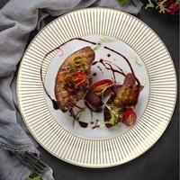 Lot de 4 assiettes à dîner minimalistes de luxe en porcelaine dorée pour restaurants de mariage et usage domestique Plat à steak en céramique chic