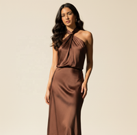 2026 nouveau personnalisé Satin licou Maxi robe pour les femmes été froncé moulante dos nu robe de soirée