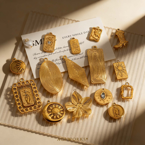 Ranuras Radiantes |   Colgantes de Acero Inoxidable con Baño de Oro PVD de 18K, Diseño Texturizado de Girasol, Resistentes al Agua y al Deslustre - Product Image 3