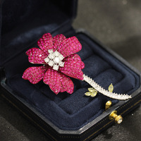 XILIANGFEIZI Nouveaux produits 2026 Broche florale de luxe pour manteau Accessoires féminins épingle de sûreté