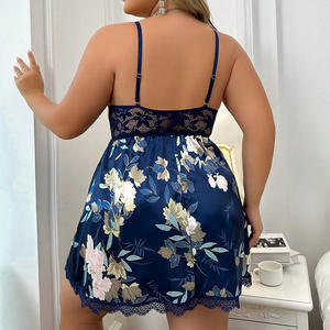 Ensemble deux pièces sexy et séduisant pour femme ronde : Robe fine brodée de dentelle florale et nuisette string – Collection 2025 - Product Image 3