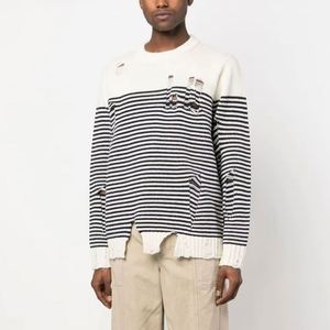 Pull personnalisé en tricot ample à rayures avec col rond et pull à manches longues rétro en détresse pour hommes - Product Image 1