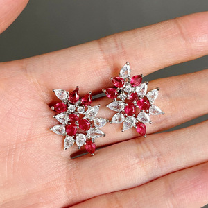 Orecchini a Perno Floreali, Orecchini a Fiore in Stile Coreano, Gioielli Leggeri e di Lusso per Ogni Giorno - Product Image 4