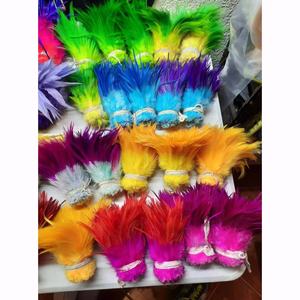 Vente en gros bon marché 2 tons couleurs 6-8 pouces Coq Selle Plume Strung Coque Plumes enfilées pour carnaval - Product Image 6