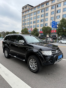 มิตซูบิชิ ปาเจโร สปอร์ต SUV ปี <span class=keywords><strong>2013</strong></span> เครื่องยนต์เบนซิน 3.0 ลิตร ขับเคลื่อน 4 ล้อ รุ่น Flagship รถยนต์มือสองขายส่ง - Product Image 2