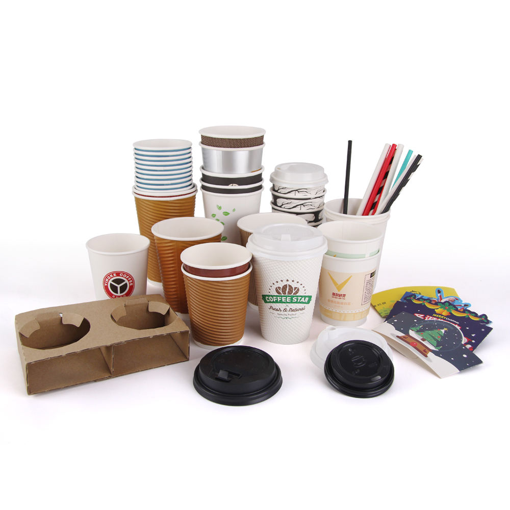 Tazas y cuencos y cubo