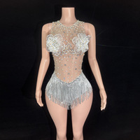 Justaucorps sexy en résille transparente pour femme, orné de perles blanches et de strass, motif floral 3D, tenue de scène, franges argentées, justaucorps de danse