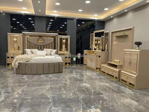 Juego de Dormitorio Clásico de Lujo con Cabecero de Espejo Iluminado con LED, 8 Puertas, Estilo Turco de Alta Gama - Product Image 2