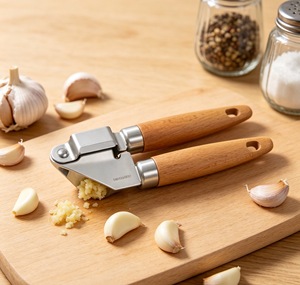 Presse-ail en acier inoxydable avec manche en bois de plage, vente en gros <span class=keywords><strong>d</strong></span>'usine, gadgets de cuisine - Product Image 2