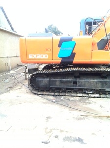 Excavateur d'occasion sur chenilles Hitachi EX200 d'origine d'occasion populaires - Product Image 3