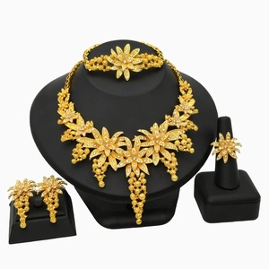 Conjunto de Joias de Luxo Exagerado para Mulheres em Ouro 24K, Conjunto de Colar, Pulseira, Brincos e Anel para Casamento Saudita - Product Image 3