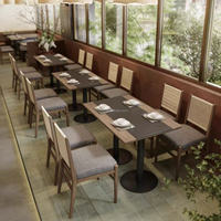 Ensemble de banquettes de restaurant en bois massif de style chinois moderne, durable et écologique, avec table et chaises pour usage commercial