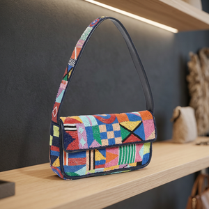 Bolso de Mano Tipo Clutch de Gamuza Multicolor Hecho a Mano con Cuentas de Perlas y Solapa, con Patrón Geométrico para Bodas y Fiestas - Product Image 2