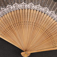 Éventail pliant vintage de style chinois en bambou, éventail en soie avec dentelle et pompon, accessoire Hanfu pour spectacle