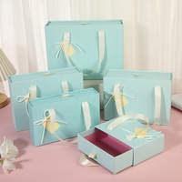 Boîte cadeau avec poignée en ruban, logo imprimé personnalisé, boîte en papier spéciale pour vêtements, bijoux, emballage cadeau