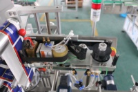 Etiquetadora Automática de Salchichas SKILT con Motor Elevador y PLC, Antideslizante, 1.0mm, para Superficies Curvas, Alta Seguridad