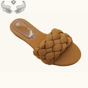 High-quality <b>Summer</b> New Design Outdoor Comfortable Wholesale Lightweight Women's Sandals and <b>slippers</b> - Product Image 2