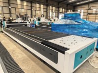 Machine de découpe laser à fibre CNC 4015, machine de gravure laser sur métal 1000W-6000W pour acier inoxydable, acier au carbone, tôle d'aluminium