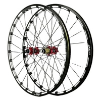 Roue de vélo de montagne 26/27,5 pouces, moyeu à roulement tri-latéral avant 2 arrière 4, jeu de roues super fluide, jante CNC, axe traversant, boîtier de moyeu.