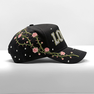 Casquette de baseball Muratravis en daim noir de qualité G5 avec logo personnalisé brodé, doublure en satin et strass, vente en gros - Product Image 4