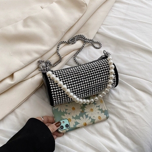 <span class=keywords><strong>Sac</strong></span> à bandoulière cylindrique <span class=keywords><strong>noir</strong></span> et <span class=keywords><strong>argent</strong></span>é pour femme, orné de diamants, avec chaînes de perles, style sacoche messager, <span class=keywords><strong>sac</strong></span> à main en forme de baril, <span class=keywords><strong>sac</strong></span> à l'épaule type oreiller - Product Image 3