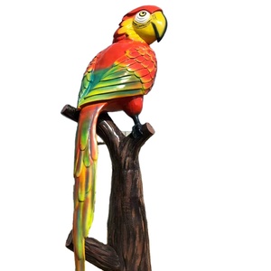 Estatua de Guacamaya Escarlata de Gran Tamaño, Personalizada de Fábrica, Hecha de Fibra de Vidrio Resistente a un Precio Atractivo - Product Image 1