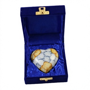 La dernière urne souvenir de coeur fini en marbre brillant belles nuances disponibles à des prix raisonnables urnes de coeur pour fournitures funéraires - Product Image 1