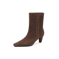 Nouvelles bottes pour femmes en cuir de vachette avec clous pour l'automne et l'hiver
