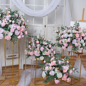 Boule <span class=keywords><strong>de</strong></span> fleurs artificielles en feuilles d'eucalyptus et <span class=keywords><strong>de</strong></span> soie OEM, <span class=keywords><strong>centre</strong></span> <span class=keywords><strong>de</strong></span> <span class=keywords><strong>table</strong></span> en rose blanche <span class=keywords><strong>pour</strong></span> mariage, Noël, Nouvel An - Fait à la main - Product Image 3