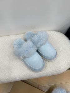 Bottes de neige pour femmes personnalisées Uggs avec semelles épaisses, offrant un effet chaud adapté à un usage intérieur et extérieur. - Product Image 2