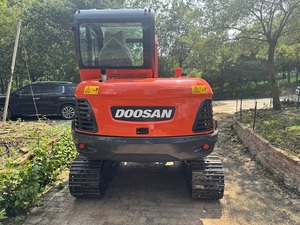 Excavatrice d'occasion pas chère Doosan DX60, mini-pelle de 6 tonnes adaptée à la ferme, en stock, moteur d'origine, cabine climatisée, CE/EPA - Product Image 4