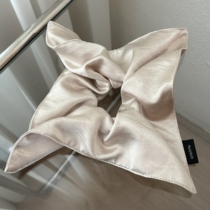 Bán Buôn Phụ Nữ Thanh Lịch Rắn Màu Jumbo Vuông Satin Tóc Quan Hệ Đàn Hồi XXL Scrunchies Cho Phụ Nữ Cô Gái - Product Image 4