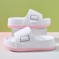 Sandales légères en EVA à bout ouvert pour femmes, antidérapantes, à plateforme, pour salle de bain et extérieur, idéales pour l'été, avec logo en relief