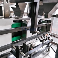 Machine de remplissage et de scellage automatique de poudres et granulés pour cartons, capsules de café, lait et détergent